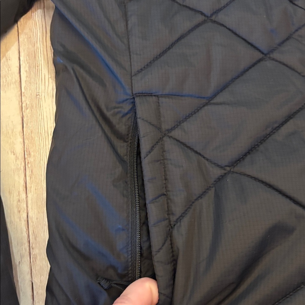 The North Face Black Quilted Jacket - Picture 5 of 13